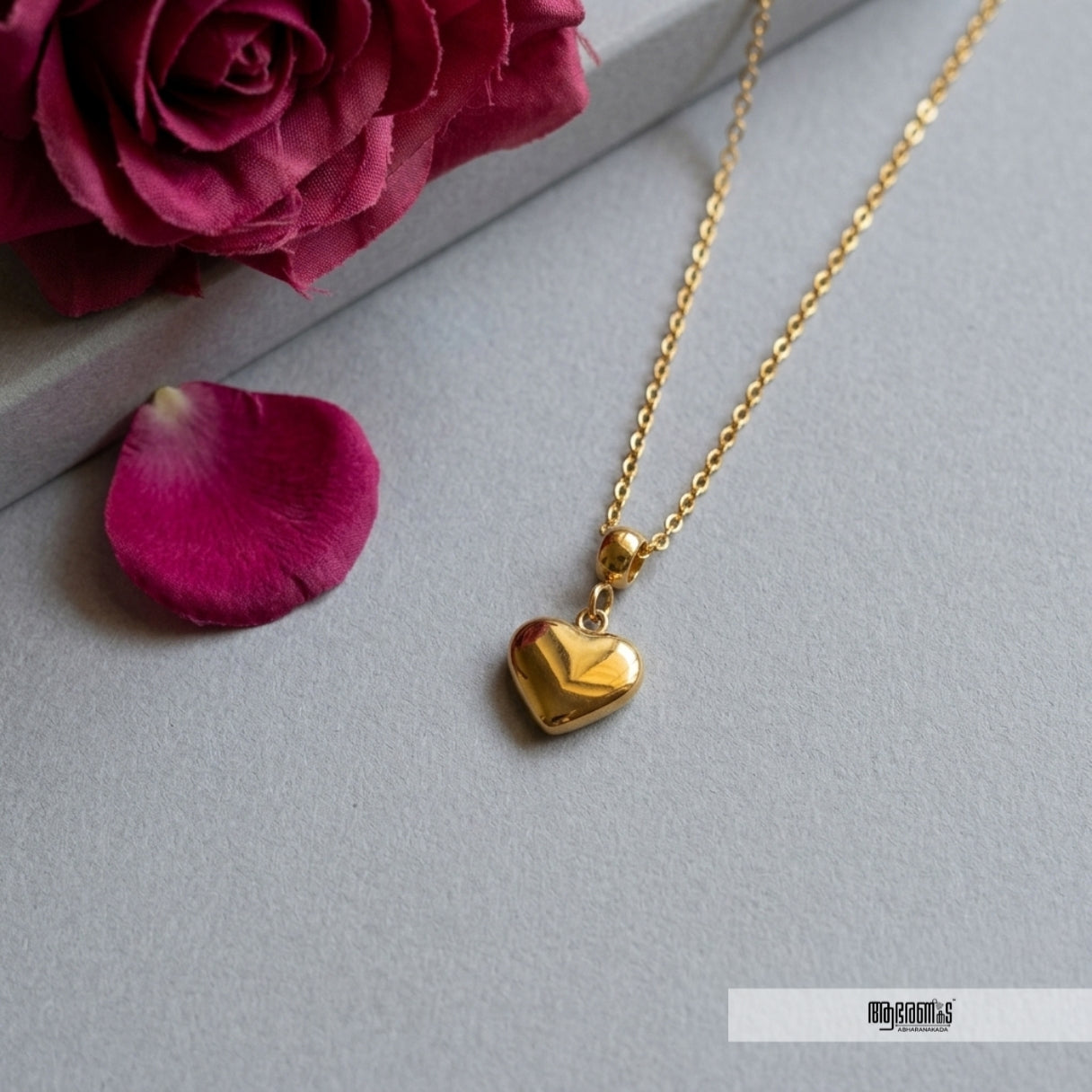 Simple Heart Pendant Necklace