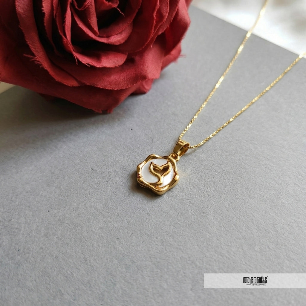 Tail Enamel pendant Necklace