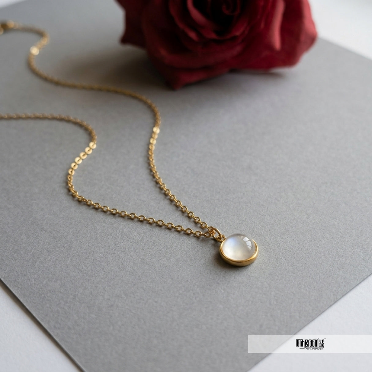Droplet Pendant Necklace