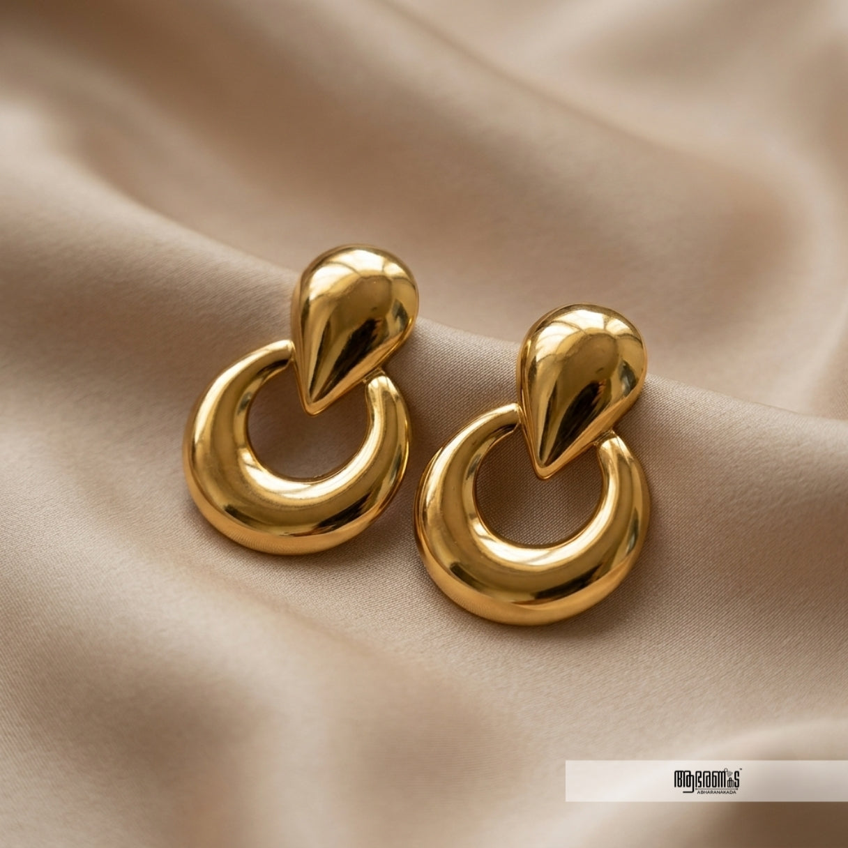 Locket type Gold Replica Studs